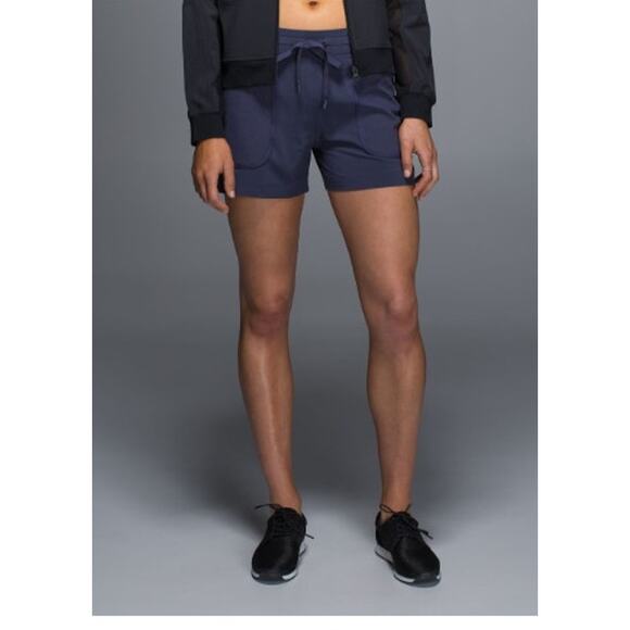 Lululemon Noir Short Cadet Blue Mesh‎ Pocket Shorts Dark Blue Purple Size 4 - Picture 2 of 12